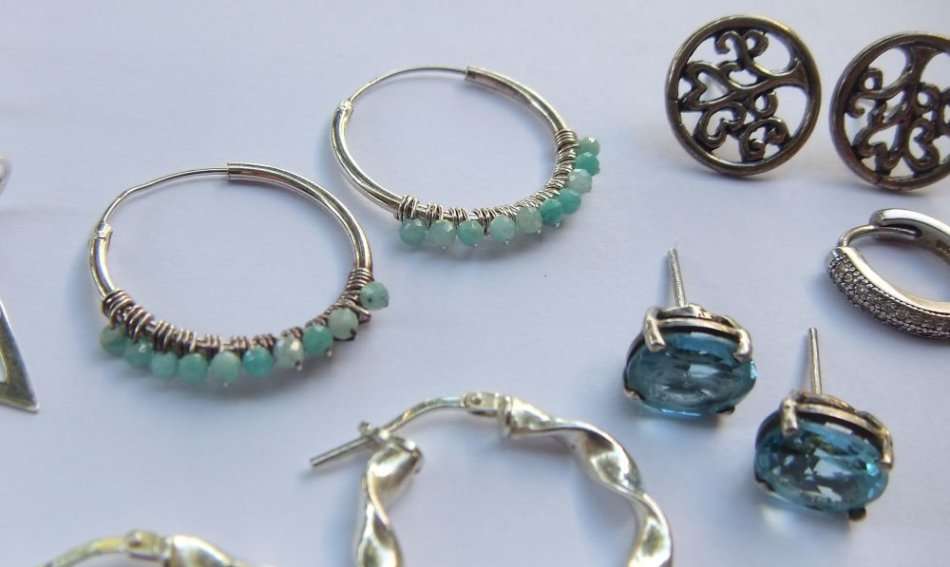 STUPENDOUS DEAL !! 9 , YES NINE PAIRS OF STERLING SILVER EARRINGS !! BID FOR THE LOT !!