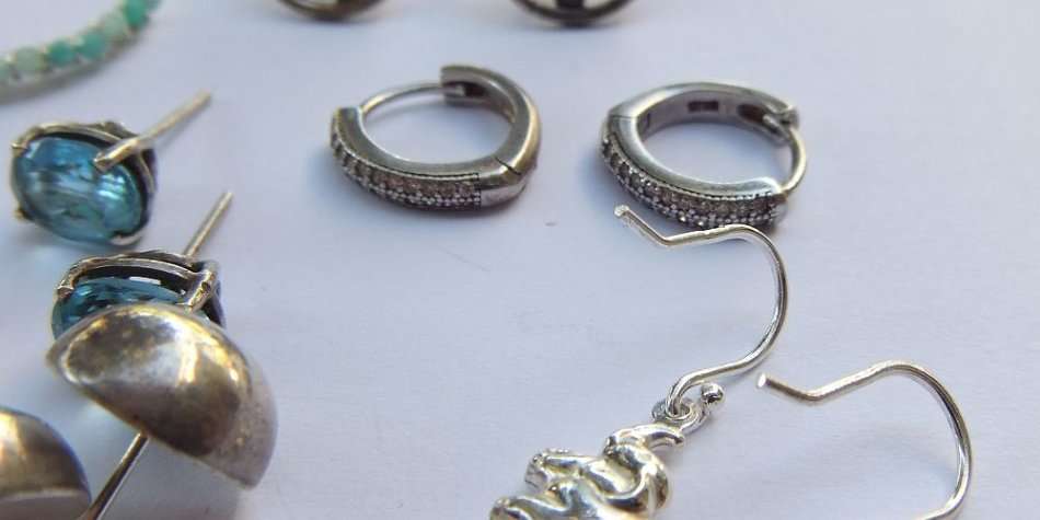 STUPENDOUS DEAL !! 9 , YES NINE PAIRS OF STERLING SILVER EARRINGS !! BID FOR THE LOT !!
