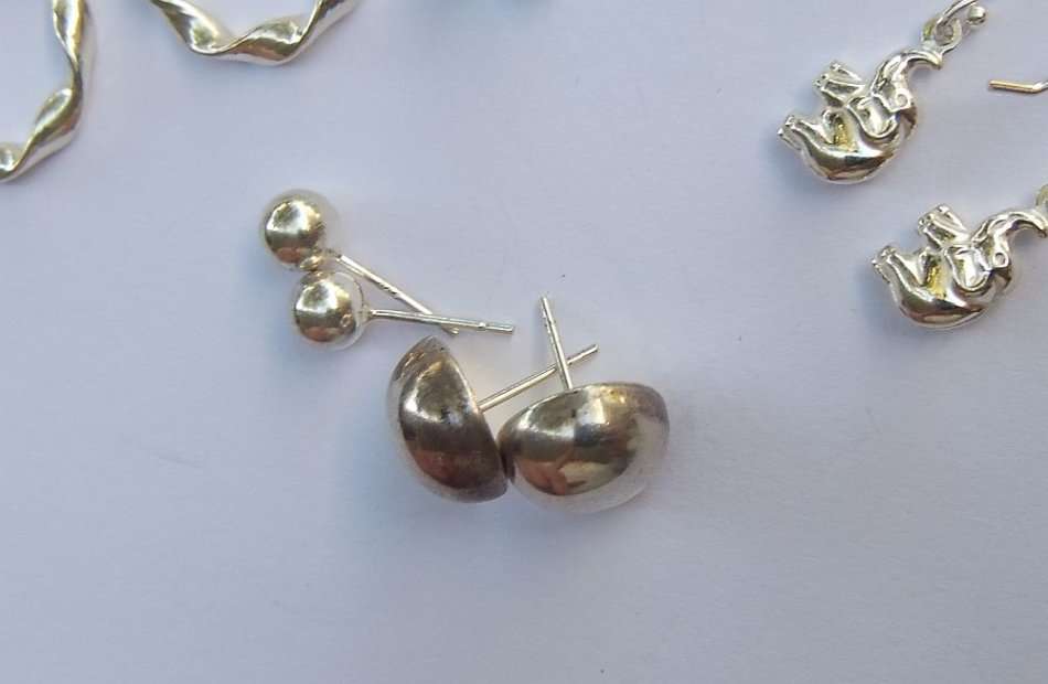 STUPENDOUS DEAL !! 9 , YES NINE PAIRS OF STERLING SILVER EARRINGS !! BID FOR THE LOT !!