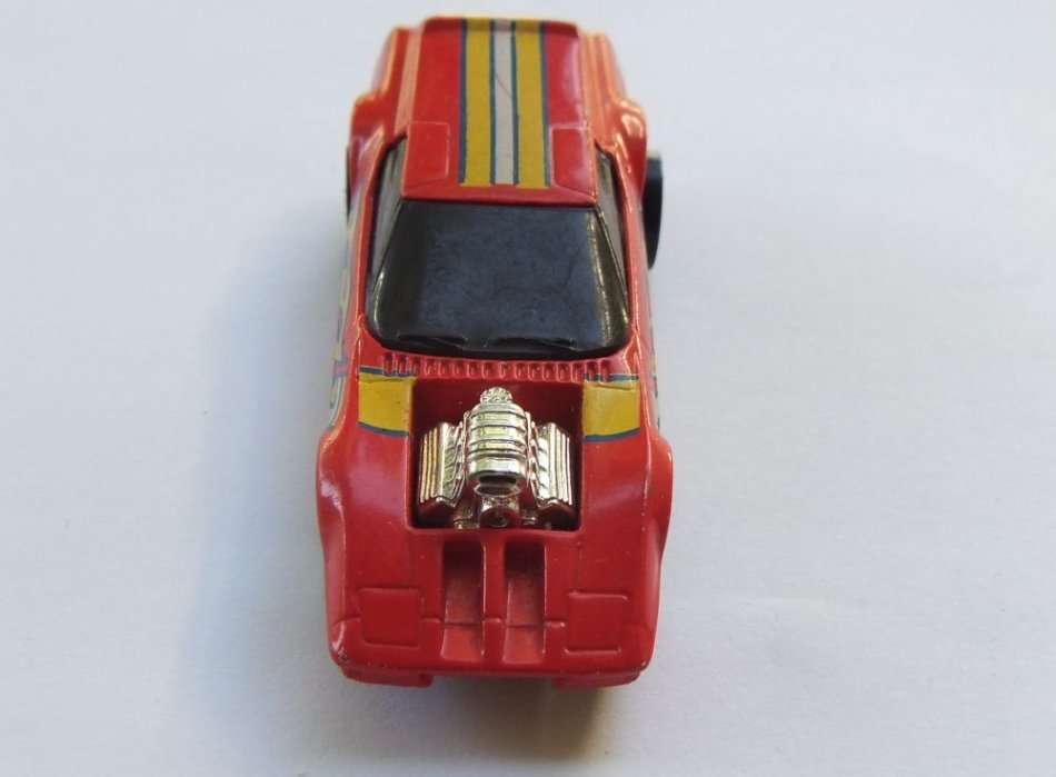 VINTAGE 1985 DIE CAST DRAGSTER BY HOTWHEELS