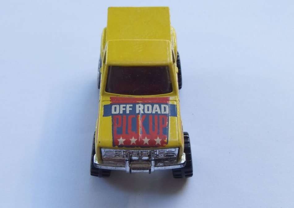 A VINTAGE 1985 MONSTER TRUCK BY HOTWHEELS