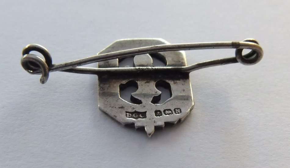 A RARE 1937 HALLMARKED STERLING SILVER BOY SCOUTS " THANKS BADGE " PIN / BROOCH !! FULLY TESTED !!