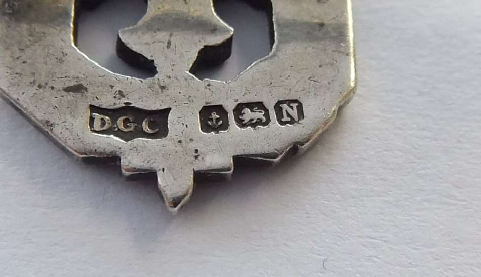 A RARE 1937 HALLMARKED STERLING SILVER BOY SCOUTS " THANKS BADGE " PIN / BROOCH !! FULLY TESTED !!