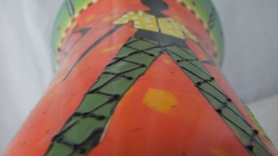 AN OUTSTANDING BEAUTIFULLY HAND PAINTED SIGNED TALL AFRICAN THEME VASE !! VIBRANT COLOURS !! WOW !!