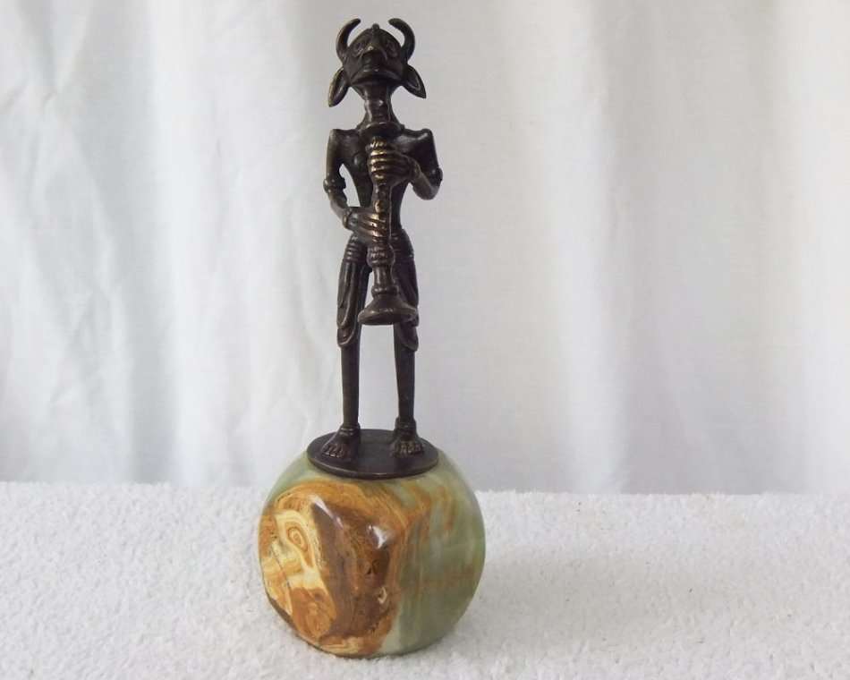 WOW !! AN OLD AND HEAVY BRONZE MYTHICAL MUSICIAN FIGURE ON A GREEN ALABASTER BASE !! MUST SEE !!