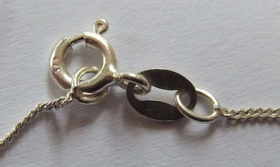 AN EXTREMELY ADORABLE BOY & GIRL BIG HOLLOW STERLING SILVER PENDANT WITH A STERLING SILVER NECKLACE