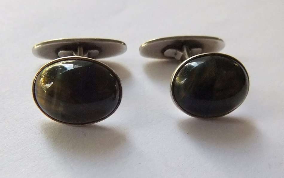 R1 START !! AN AWESOME PAIR OF STERLING SILVER DESIGNER STAMPED CABOCHON TIGERS EYE CUFFLINKS