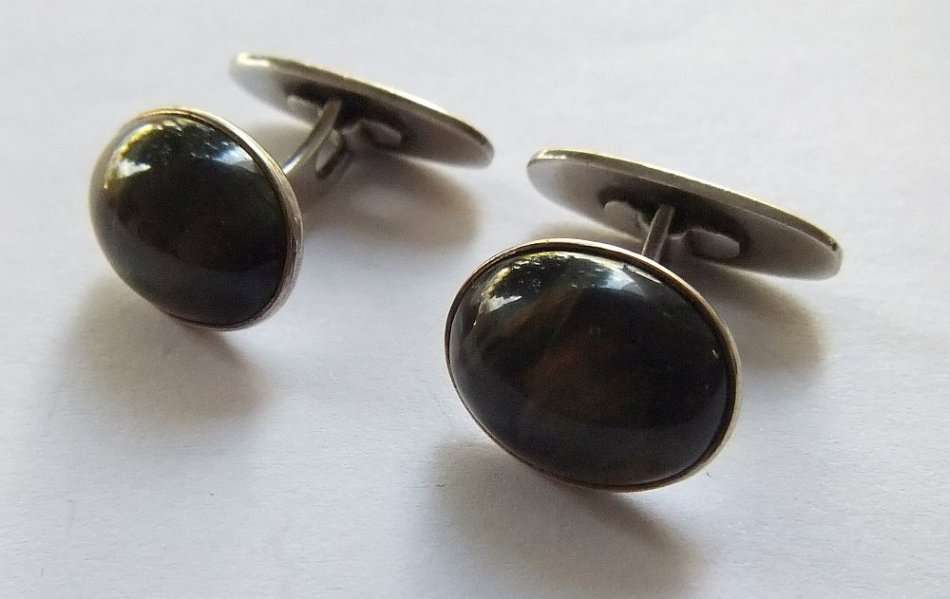 R1 START !! AN AWESOME PAIR OF STERLING SILVER DESIGNER STAMPED CABOCHON TIGERS EYE CUFFLINKS