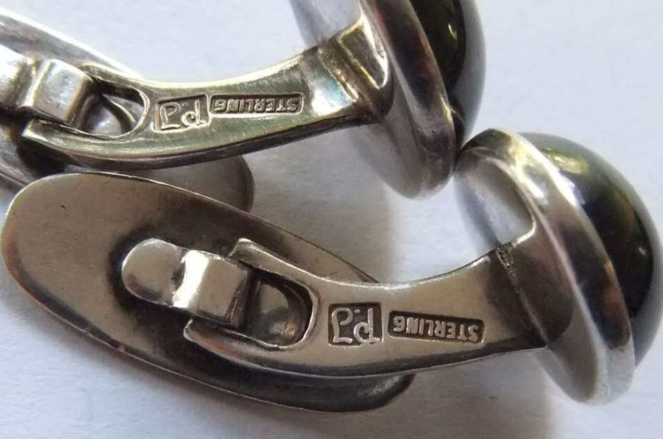 R1 START !! AN AWESOME PAIR OF STERLING SILVER DESIGNER STAMPED CABOCHON TIGERS EYE CUFFLINKS