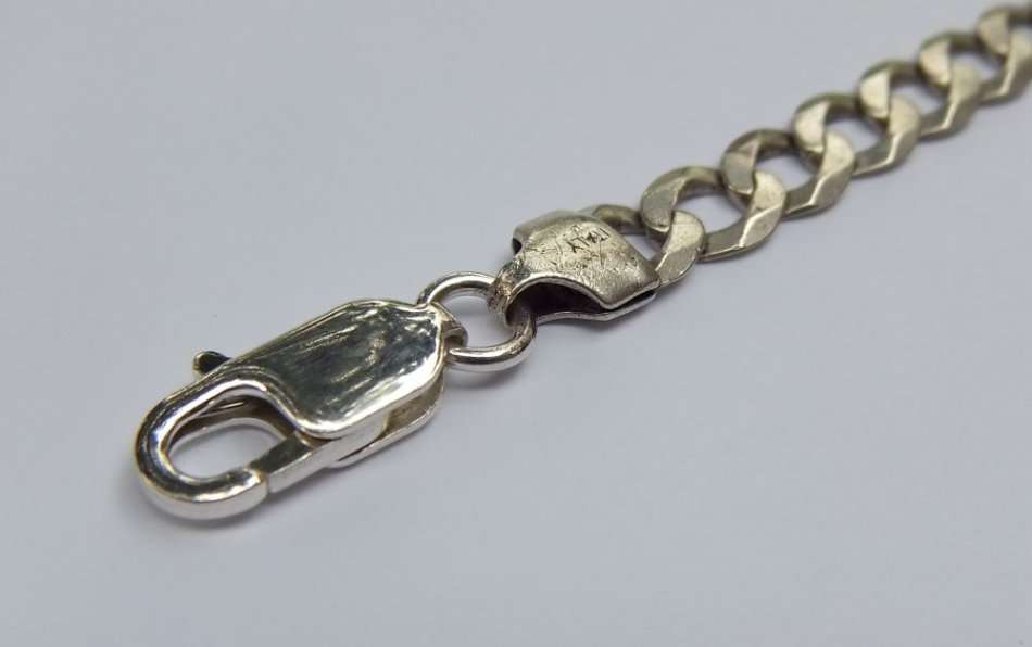 A GREAT QUALITY SOLID STERLING SILVER BRACELET WITH STRONG NEW CLASP !! FREE COMBINING !!