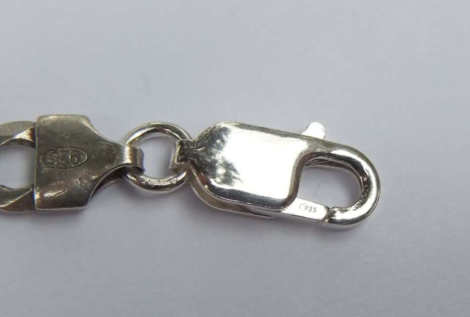 A GREAT QUALITY SOLID STERLING SILVER BRACELET WITH STRONG NEW CLASP !! FREE COMBINING !!