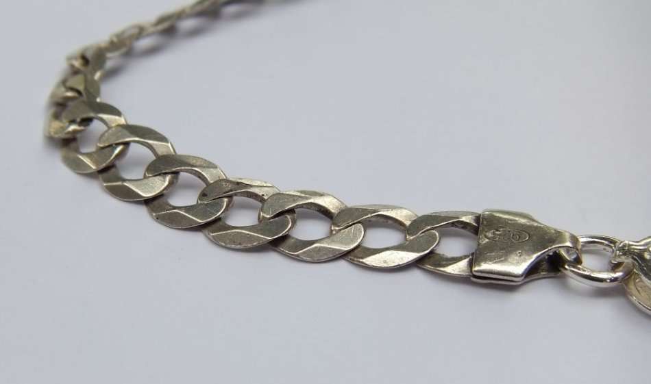 A GREAT QUALITY SOLID STERLING SILVER BRACELET WITH STRONG NEW CLASP !! FREE COMBINING !!