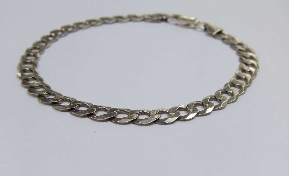 A GREAT QUALITY SOLID STERLING SILVER BRACELET WITH STRONG NEW CLASP !! FREE COMBINING !!