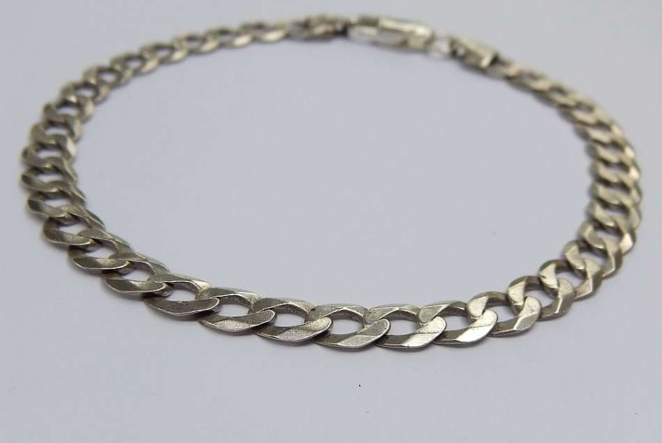A GREAT QUALITY SOLID STERLING SILVER BRACELET WITH STRONG NEW CLASP !! FREE COMBINING !!