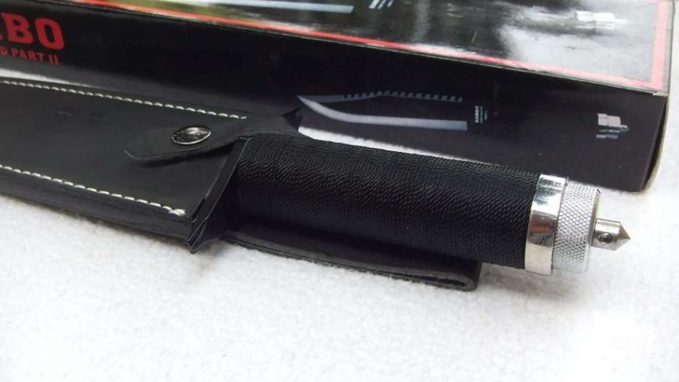 LOW START !! A HUGE RAMBO STYLE HUNTING KNIFE WITH STORAGE COMPARTMENT - FREE COMBINING !!