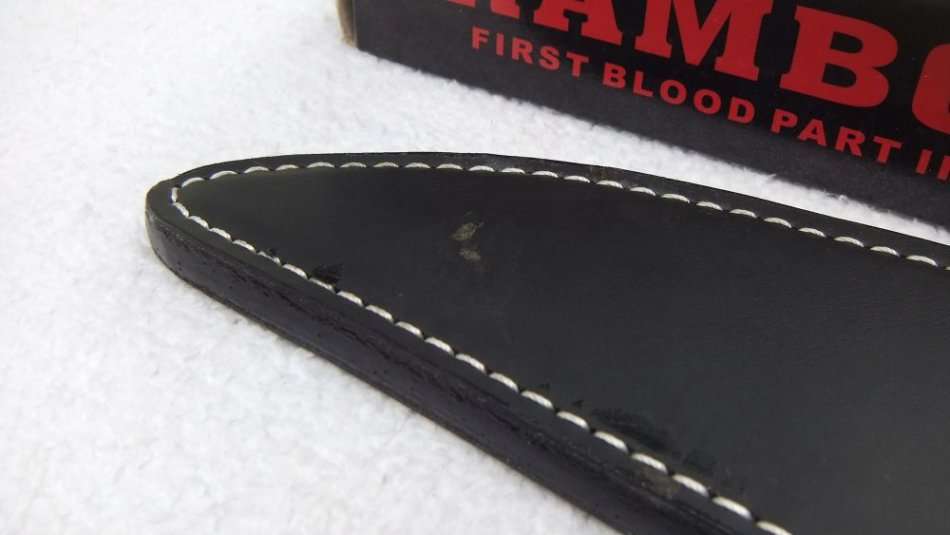 LOW START !! A HUGE RAMBO STYLE HUNTING KNIFE WITH STORAGE COMPARTMENT - FREE COMBINING !!