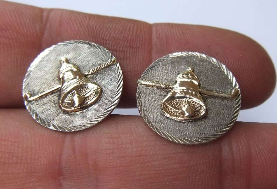 A STUNNING PAIR OF POLO THEMED SOLID STERLING SILVER CUFFLINKS WITH GOLDEN DETAIL !! FREE COMBINING