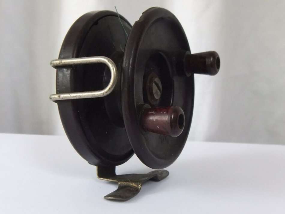 A JOBLOT OF THREE VINTAGE FISHING REELS IN VARYING CONDITIONS !! ALPHA / J.W YOUNG & SONS !! COOL !!