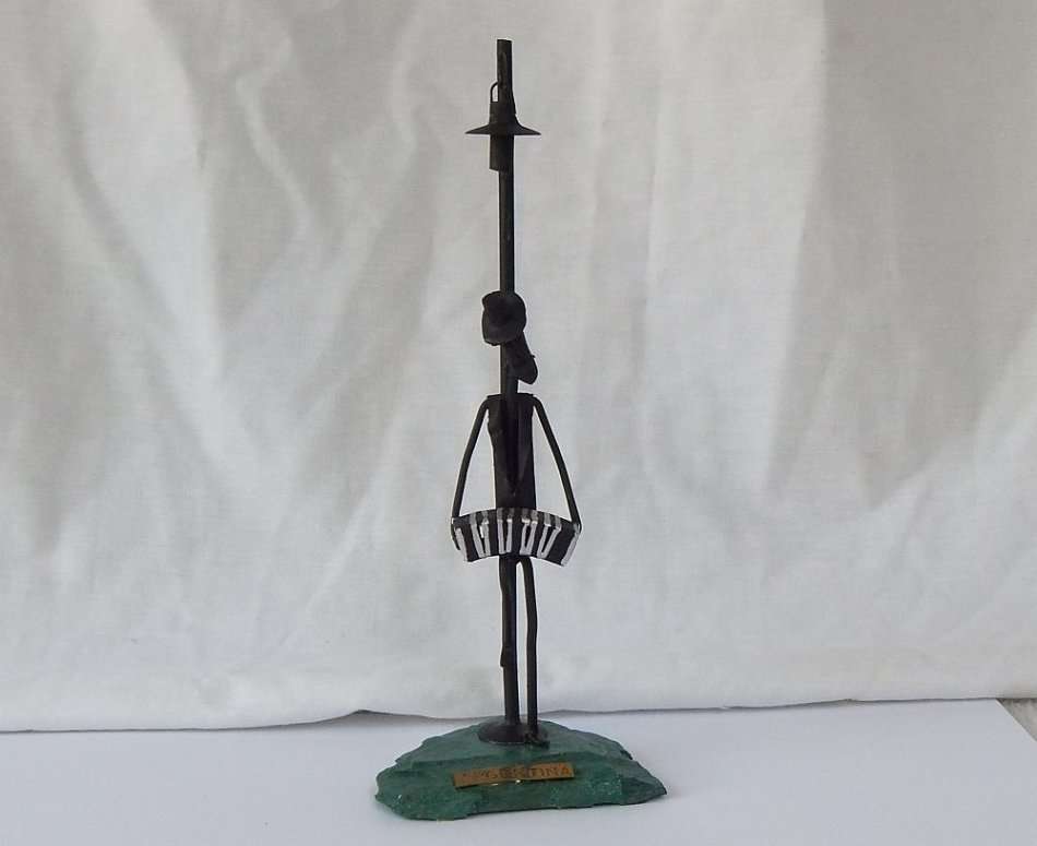 AN AWESOME VINTAGE METAL AND "ROCK" STATUE OF A MUSICIAN UNDER A LAMP POST !! MADE IN ARGENTINA !!