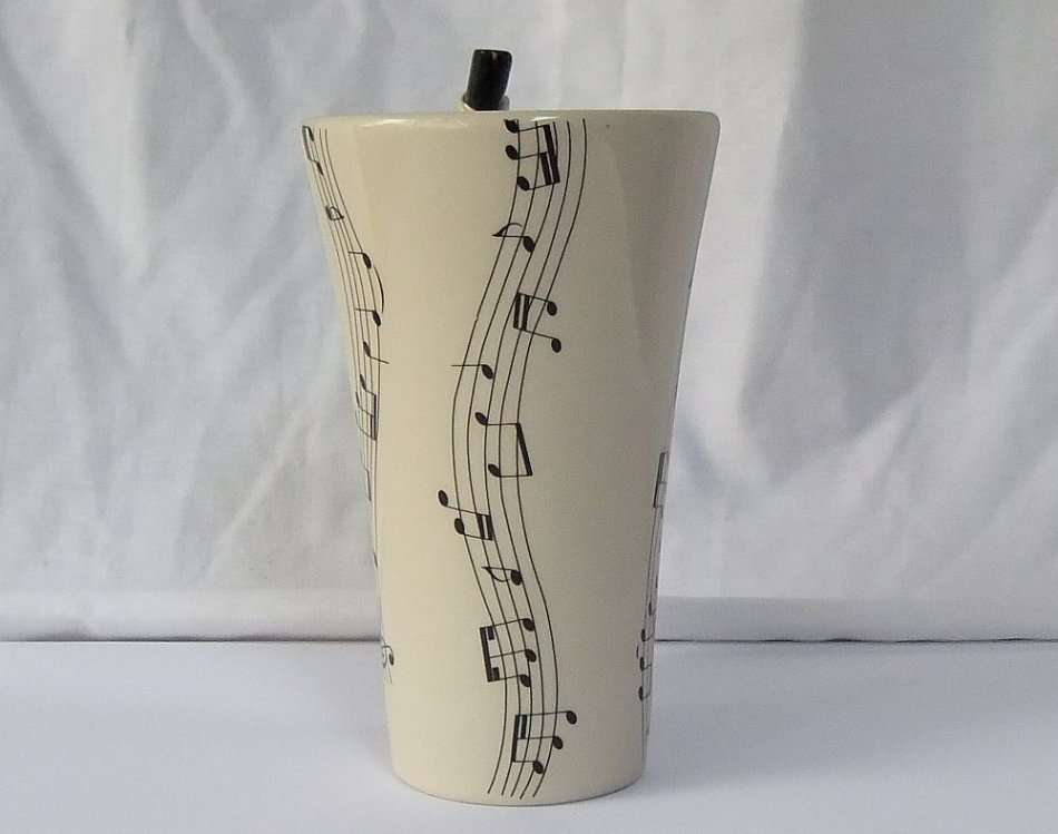 SO COOL !! A GREAT QUALITY SAXOPHONE / MUSIC THEMED COFFEE MUG BY BLUE WITCH !! GREAT DETAIL !!