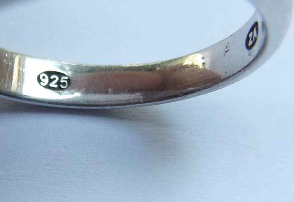 WOW !! A GREAT QUALITY SOLID STERLING SILVER RING WITH CHELSEA LION TYPE MOTIF !! CLASS RING !!