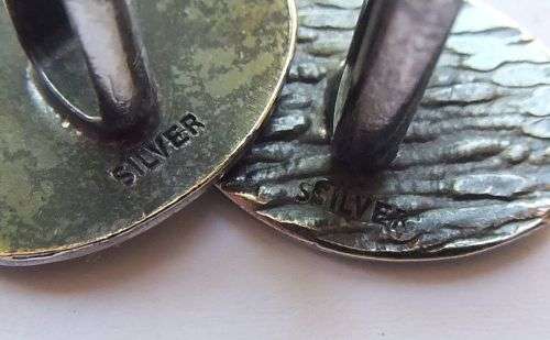 A TOTALLY COOL PAIR OF SOLID SILVER CUFFLINKS WITH BUFFALO MOTIF !! STRONG QUALITY !! FREE COMBINING