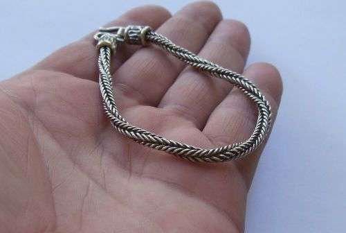 A SUPERB QUALITY SOLID STERLING SILVER BRACELET WITH STRONG UNIQUE S CLASP !! EXCELLENT CONDITION !!