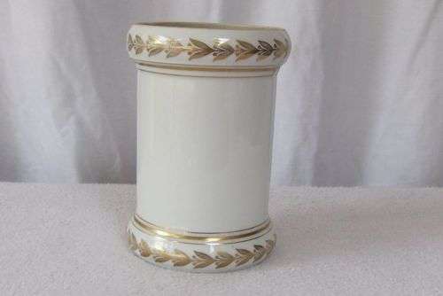 SO CLASSY !! A VINTAGE GERMAN PORCELAIN VASE BY ALBOTH & KAISER BAVARIA IN THE SEVRES PATTERN