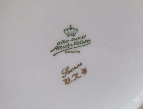 SO CLASSY !! A VINTAGE GERMAN PORCELAIN VASE BY ALBOTH & KAISER BAVARIA IN THE SEVRES PATTERN