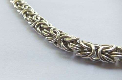A SUPERIOR QUALITY HEAVY SOLID STERLING SILVER MULTI LINK NECKLACE WITH A STRONG CLASP !! WOW !!