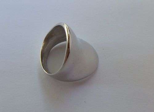 WOW !! A STUNNING WIDE SOLID STERLING SILVER ITALIAN DESIGNER RING IN EXCELLENT CONDITION !! STAMPED