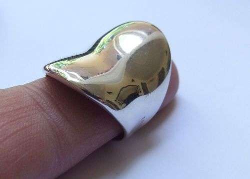 WOW !! A STUNNING WIDE SOLID STERLING SILVER ITALIAN DESIGNER RING IN EXCELLENT CONDITION !! STAMPED