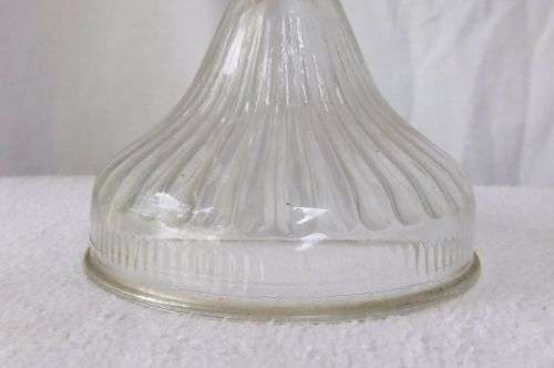 A BEAUTIFUL OLD / ANTIQUE GLASS OIL LAMP MADE BY P & A MNF CO CONNECTICUT U.S.A