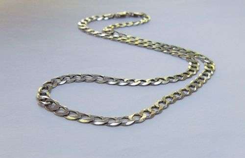 WOW !! A GREAT QUALITY SOLID STERLING SILVER CURB LINK NECKLACE WITH A STRONG CLASP !!