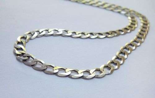 WOW !! A GREAT QUALITY SOLID STERLING SILVER CURB LINK NECKLACE WITH A STRONG CLASP !!