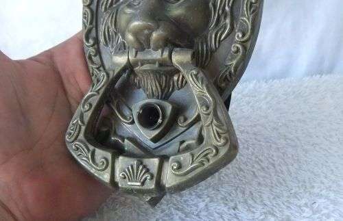 LOOK AT THIS !! A VERY COOL SOLID METAL LION KING THEME DOOR KNOCKER AS PER PICS !!