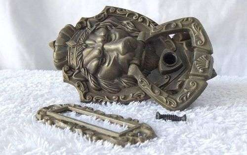 LOOK AT THIS !! A VERY COOL SOLID METAL LION KING THEME DOOR KNOCKER AS PER PICS !!
