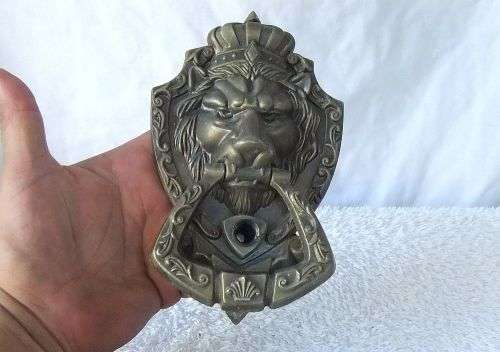 LOOK AT THIS !! A VERY COOL SOLID METAL LION KING THEME DOOR KNOCKER AS PER PICS !!