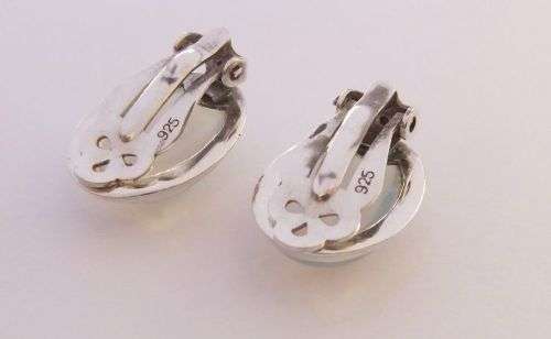 A STUNNING PAIR OF STERLING SILVER CLIP ON EARRINGS SET WITH CABOCHON CHALCEDONY GEMSTONES !! WOW !!