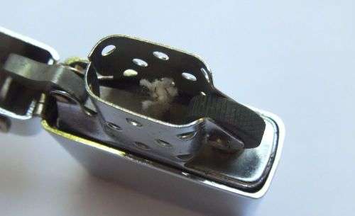 AS NEW BUT VINTAGE !! A ROTHMANS AVIATION COLLECTION WINDPROOF LIGHTER !! FREE COMBINING !!