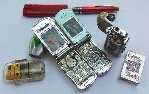 MUST SEE !! A JOBLOT OF CUTE AND INTERESTING NOVELTY LIGHTERS !! BID FOR ALL !! FREE COMBINING !!