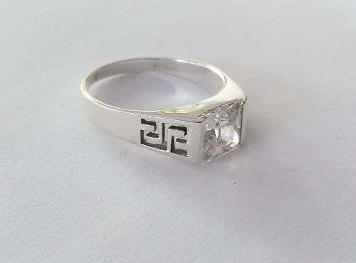 A SUPERB QUALITY SOLID STERLING SILVER RING SET WITH A BEAUTIFULLY FACETED STONE !! MUST SEE !!