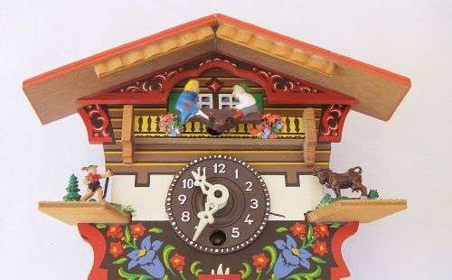 AN ADORABLE VINTAGE SWISS WALL CLOCK WITH LOADS OF CUTE DETAIL !! NO KEY TO TEST ... NEEDS TLC ??