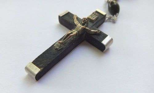 A STUNNING VINTAGE ITALIAN MADE HIGHLY DETAILED ROSARY - FITS OVER YOUR HEAD - FREE COMBINING !!