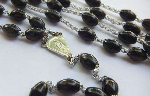 A STUNNING VINTAGE ITALIAN MADE HIGHLY DETAILED ROSARY - FITS OVER YOUR HEAD - FREE COMBINING !!