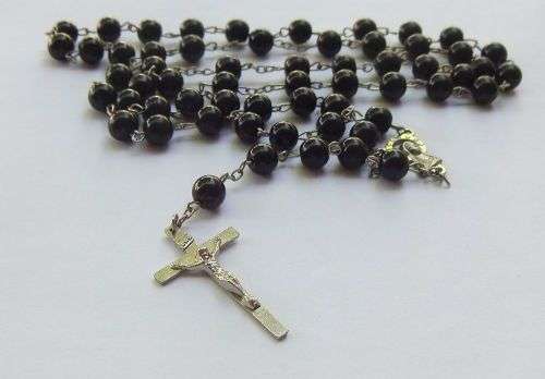 AN AWESOME VINTAGE GLASS BEAD ROSARY - FITS OVER YOUR HEAD - EXCELLENT CONDITION - FREE COMBINING !!