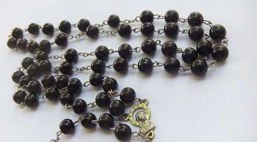 AN AWESOME VINTAGE GLASS BEAD ROSARY - FITS OVER YOUR HEAD - EXCELLENT CONDITION - FREE COMBINING !!