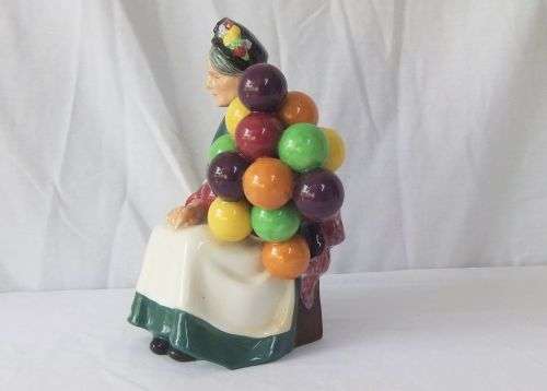 ORIGINAL !! AN EARLY RARE ISSUE OF `THE OLD BALLOON SELLER` BY ROYAL DOULTON !! AWESOME VALUE !!
