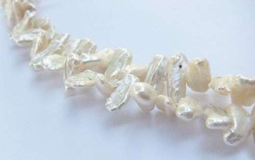 WOW !! AN EXQUISITE UNIQUE PEARL NECKLACE WITH GOLD PLATED STERLING SILVER PENDANT AND CLASP !!