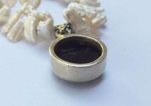 WOW !! AN EXQUISITE UNIQUE PEARL NECKLACE WITH GOLD PLATED STERLING SILVER PENDANT AND CLASP !!